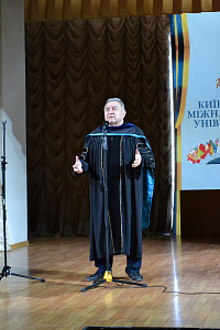 Урочистості з нагоди вручення дипломів випускникам Університету і Фахового коледжу КиМУ - фото №1