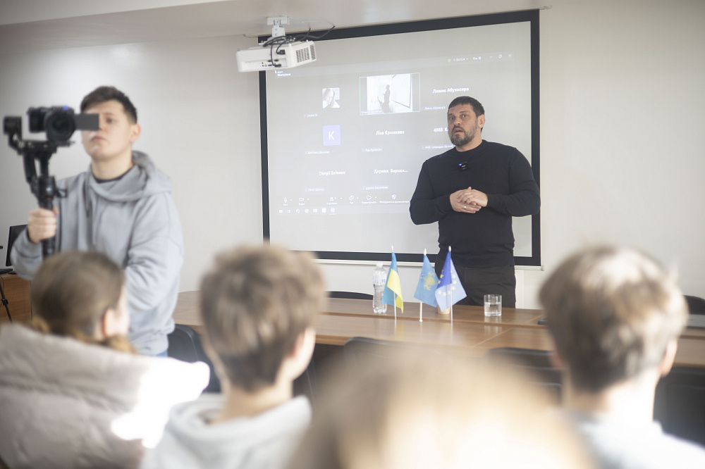 Зустріч із журналістом Володимиром Золкіним