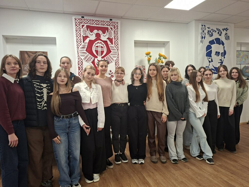 Круглий стіл «Перекладач як посередник у міжкультурному діалозі: від тексту до контексту»