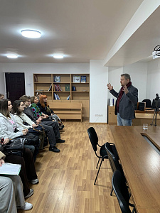 Зустріч студентів із відомим журналістом Романом Колядою - фото №2