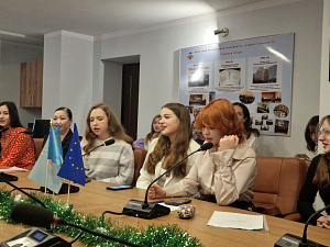 Літературні посиденьки «Творять не тільки письменники, а й читачі» - фото №34