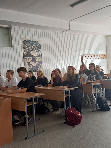 Перекладацька вікторина зі студентами 1 курсу Фахового коледжу КиМУ спеціальності «Філологія»  - фото №4