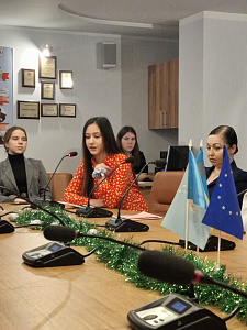 Літературні посиденьки «Творять не тільки письменники, а й читачі» - фото №13