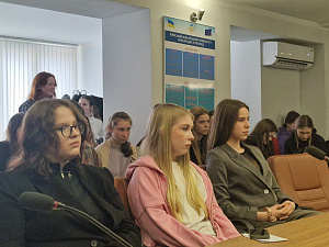 Круглий стіл: «Поезія – це завжди неповторність, якийсь безсмертний дотик до душі» - фото №2
