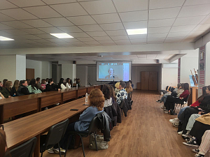 Зустріч із відомим українським кіноперекладачем Олегом Колесніковим - фото №1