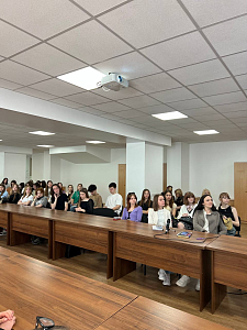 Майстер-клас від письмової перекладачки та редакторки перекладів Аюни Бувальцевої - фото №2