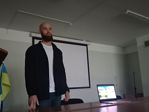 У гостях у КиМУ – американський волонтер і професійний військовий Уокер Хелоун - фото №3