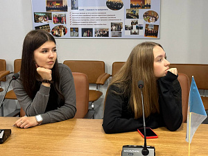 Зустріч студентів із відомим кіноперекладачем Олегом Колесніковим  - фото №7