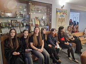 Круглий стіл: «Поезія – це завжди неповторність, якийсь безсмертний дотик до душі» - фото №10