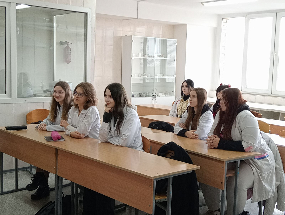 Круглий стіл  «Шкідливі речовини в косметичних засобах»