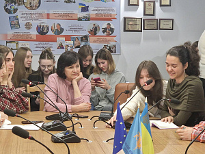 Круглий стіл: «Поезія – це завжди неповторність, якийсь безсмертний дотик до душі» - фото №11