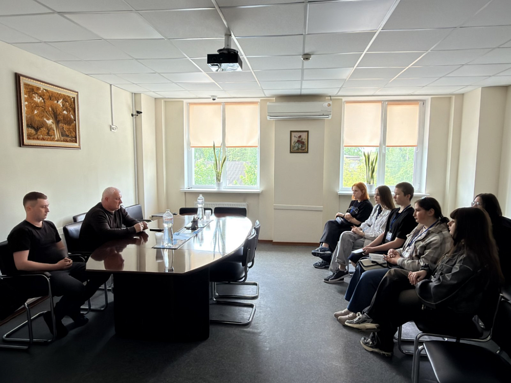 Візит до заводу «Київгум» студенів-фармацевтів Фахового коледжу КиМУ